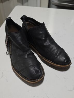 Ugg Clementine Black Leather Zip Casual Ankle Shoes Size 7.5
